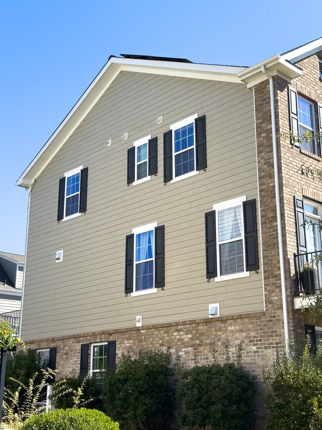 1058 Old Trail Dr in Crozet, VA - Building Photo - Building Photo
