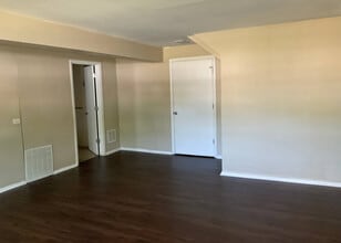 766 Southside Dr in McMinnville, TN - Building Photo - Building Photo