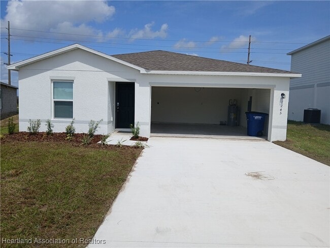 1245 Stone Ridge Cir in Sebring, FL - Building Photo - Building Photo