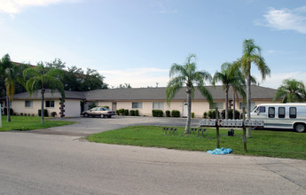 1418 SE 8th Ter in Cape Coral, FL - Building Photo - Building Photo