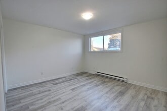 341 NoelUnit 4 in Moncton, NB - Building Photo - Building Photo