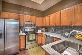 The Henderson in Fort Worth, TX - Building Photo - Building Photo