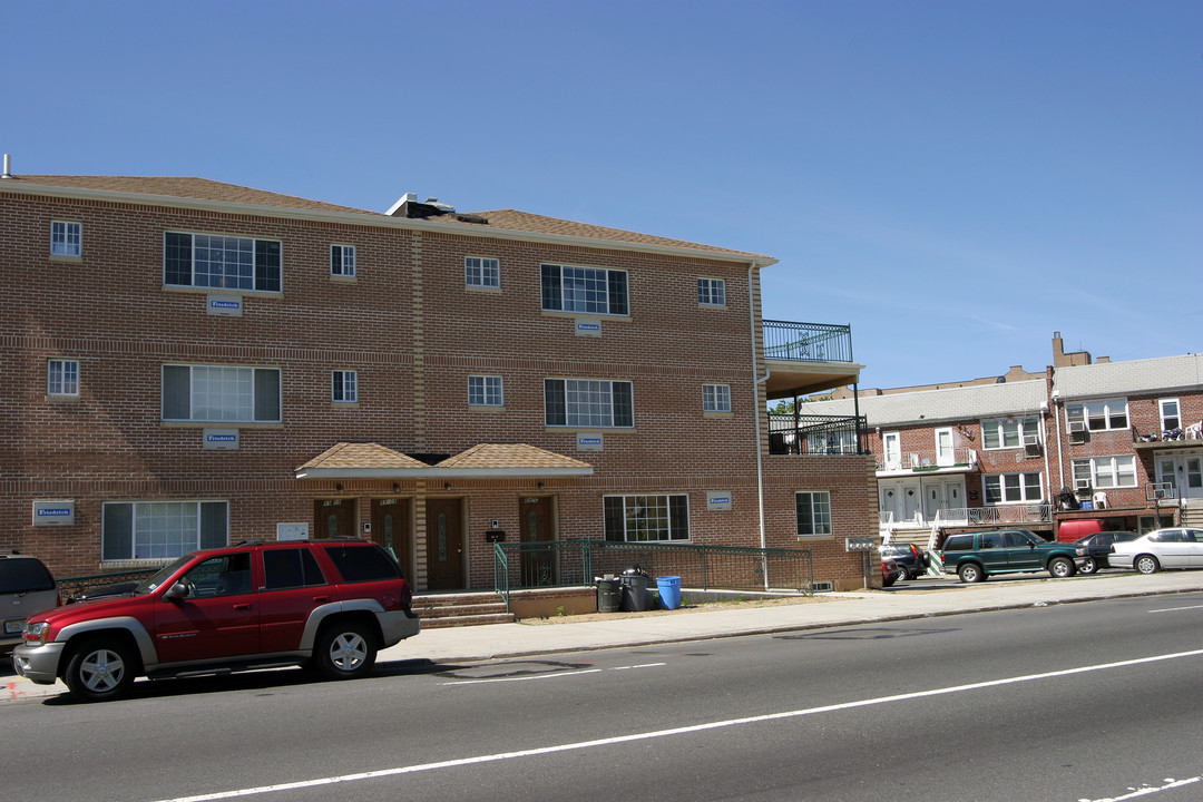 89-06-89-08 S Conduit Ave in Howard Beach, NY - Building Photo