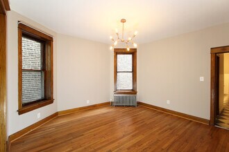 2036 N Sawyer Ave in Chicago, IL - Building Photo - Building Photo
