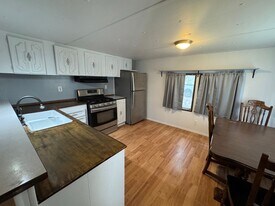 223 W 5th Ave N in Columbus, MT - Building Photo