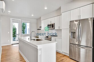 6645 NE 189 Ct in Kenmore, WA - Building Photo - Building Photo