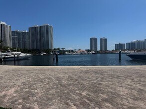 21208 Harbor Way in Aventura, FL - Building Photo - Building Photo