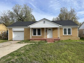 111 E Haddock St in Norman, OK - Building Photo