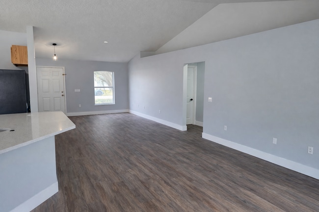 1451 Swan Ct in Kissimmee, FL - Building Photo - Building Photo