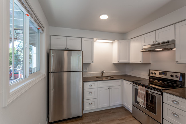 Campus View Apartments in Cheney, WA - Building Photo - Interior Photo