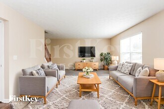 100 Teil Tree Ct in Monroe, OH - Building Photo - Building Photo