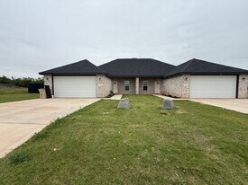 136 Pedernales in Abilene, TX - Building Photo