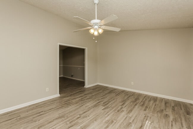 636 Berkshire St in Clinton, MS - Building Photo - Building Photo