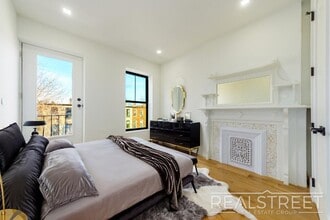 Decatur St, Unit 2 in Brooklyn, NY - Building Photo - Building Photo