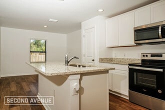 4066 Chamrade Rd in North Port, FL - Foto de edificio - Building Photo