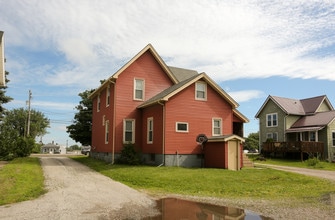 1932 E Prospect Rd in Ashtabula, OH - Building Photo - Building Photo