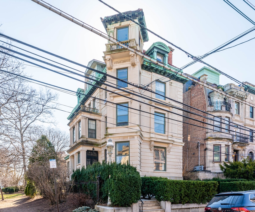 931 Hudson St in Hoboken, NJ - Building Photo