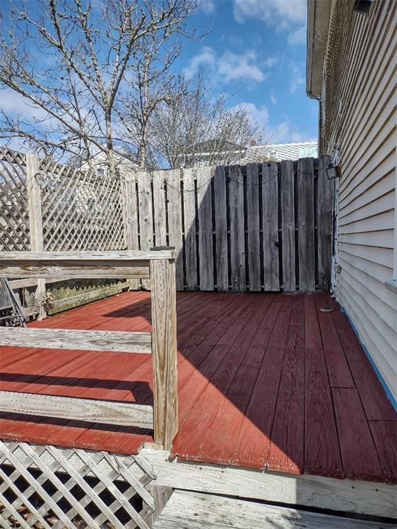 27 Weaver Ave in Newport, RI - Building Photo - Building Photo