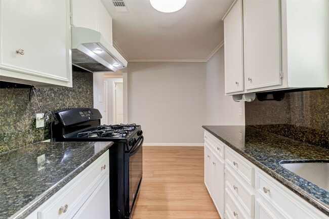 5907 Nelwyn St in Houston, TX - Building Photo - Building Photo
