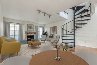 3321 Oak Grove Ave in Dallas, TX - Building Photo - Building Photo