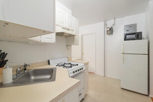 312 E 93rd St in New York, NY - Building Photo