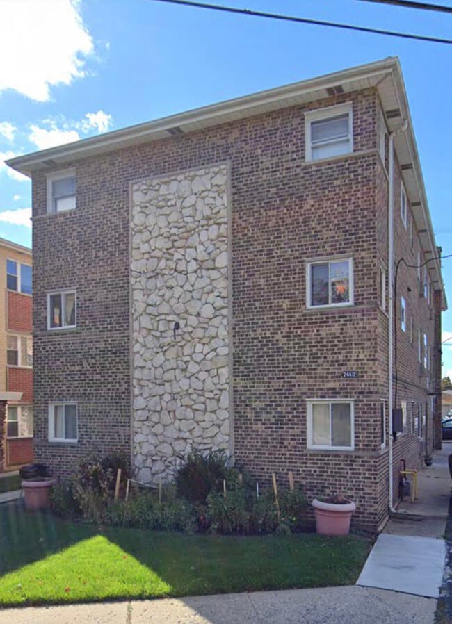 property at 2440 River Rd