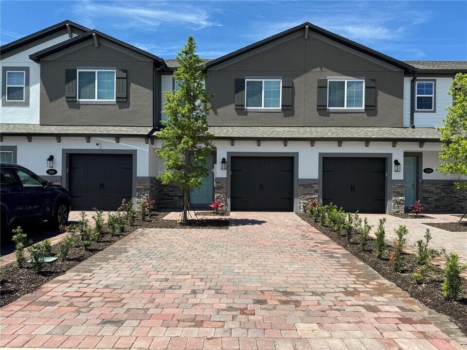 212 Beautyberry Ln in Sanford, FL - Foto de edificio