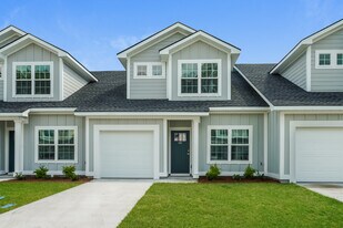 1115 Walker Point Way in Brunswick, GA - Building Photo