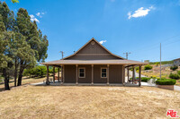 18087 Newview Dr in Lake Hughes, CA - Building Photo - Building Photo