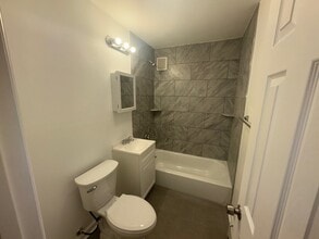 702-704-704 Fifth Ave, Unit A4 in Asbury Park, NJ - Foto de edificio - Building Photo