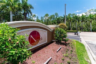 1810 Florida Club Cir in Naples, FL - Building Photo - Building Photo
