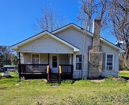 5051 State Hwy 135 N in Jacksonville, TX - Building Photo