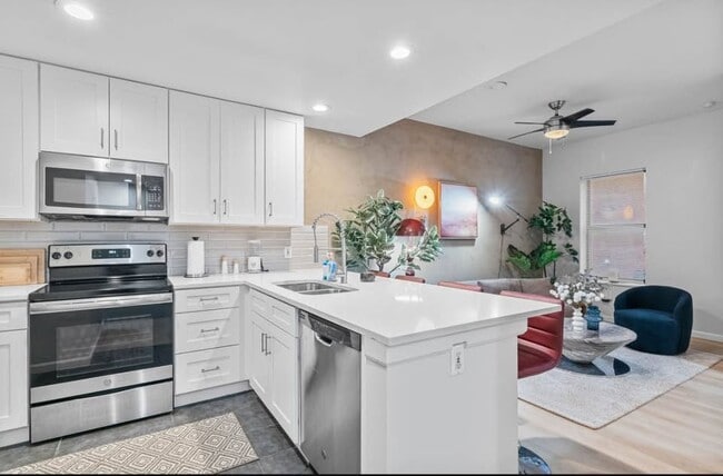 801 Russell Blvd, Unit 801 Russell