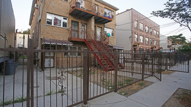 794-796 Logan St in Brooklyn, NY - Building Photo - Building Photo