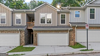 2594 Mls Cmn Dr in Panthersville, GA - Building Photo