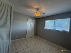 111 Lancelot St in Victoria, TX - Building Photo - Building Photo