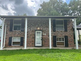 10441 Prince Dr in St. Louis, MO - Building Photo