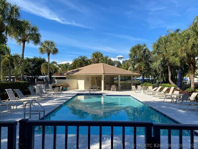 property at 337 Oak Harbour Dr