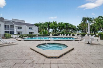 3138 Kings Lake Blvd in Naples, FL - Building Photo - Building Photo