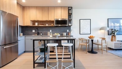 Birch House in Jersey City, NJ - Foto de edificio - Building Photo