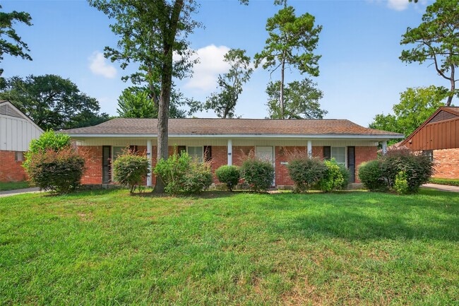 property at 10218 Oak Point Dr