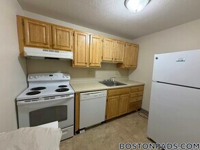 122 Dustin St in Boston, MA - Building Photo - Building Photo