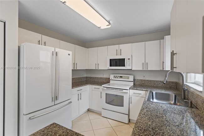 17123 NW 23rd St in Pembroke Pines, FL - Building Photo - Building Photo