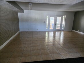 2619 NW 47th Ln, Unit 3204 in Lauderdale Lakes, FL - Building Photo - Building Photo
