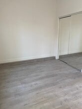 1587 W 35th Pl, Unit Cozy Studio in Los Angeles, CA - Foto de edificio - Building Photo