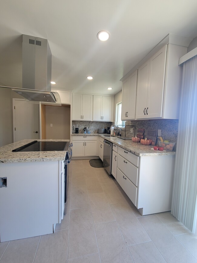 35411 Orleans Dr in Newark, CA - Building Photo - Building Photo