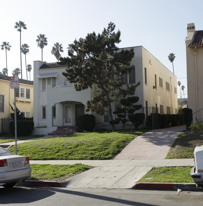 211-213 1/2 N New Hampshire Ave in Los Angeles, CA - Building Photo - Building Photo