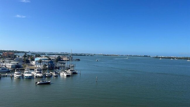 8800 Bay Pines Blvd in St. Petersburg, FL - Building Photo - Building Photo