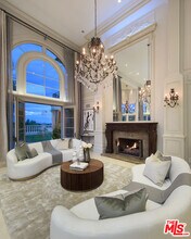 3016 Elvido Dr in Los Angeles, CA - Building Photo - Building Photo