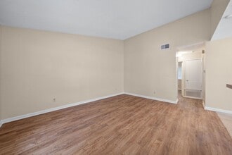 100 Meteor Dr in Austin, TX - Building Photo - Building Photo